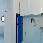 - Monolocale Sul Mare Apartment *